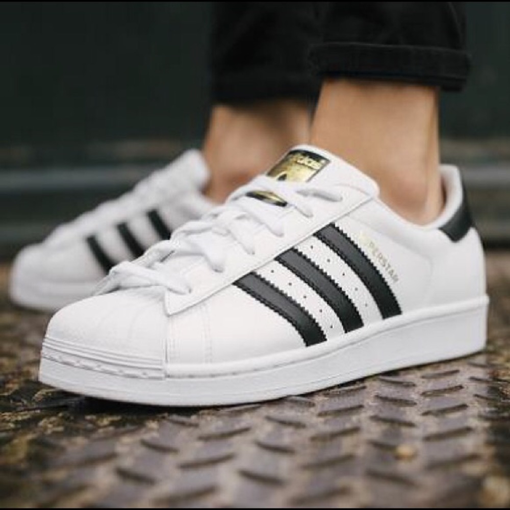 ADIDAS SUPERSTAR ORIGINALS SNEAKERS SZ6.5